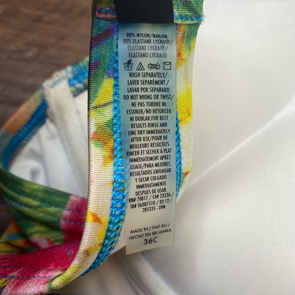 Victoria’s Secret Miraculous Bombshell Bikini Swim Top Tropical Push-up Size 36C - Picture 13 of 13